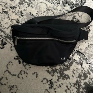 2.5L Lululemon belt bag